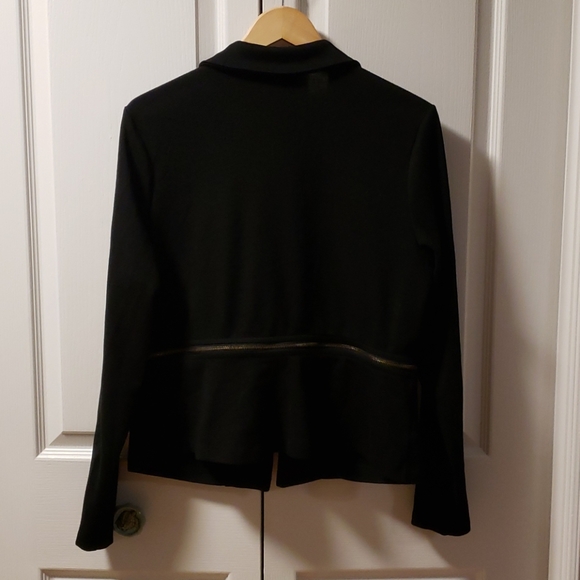 2/$15🦇 zippy blazer - Picture 3 of 3